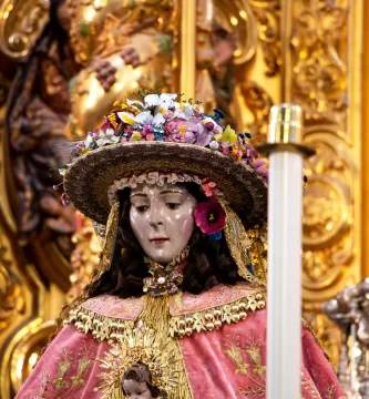 rocio 2026 virgen del rocio 2024 rocio 2024 camino del rocio aldea el rocio virgen del rocio medallas virgen del rocio colgantes virgen del rocio almonte huelva andalucia historia de la virgen del rocio leyenda de la virgen del rocio comer en el rocio restaurantes el rocio alojamiento el rocio